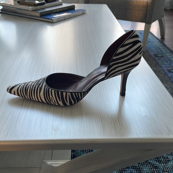 Ann Taylor Zebra pumps. Great condition. Size 7 - Picture 4 of 9